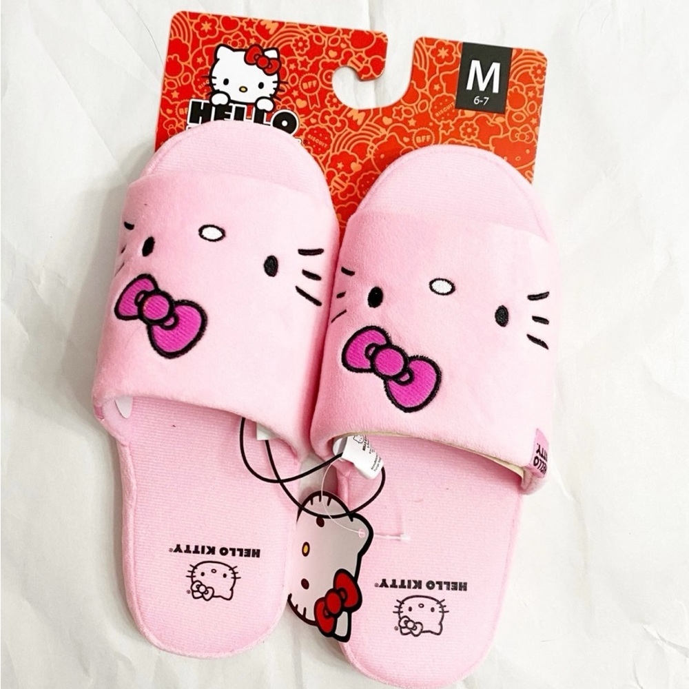 Hello Kitty Slippers - Picture 3 of 3